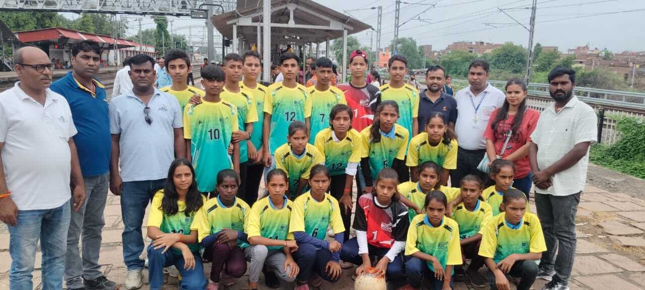 राज्यस्तरीय सुब्रतो मुखर्जी फुटबॉल प्रतियोगिता में भाग लेने के लिए टीम रवाना