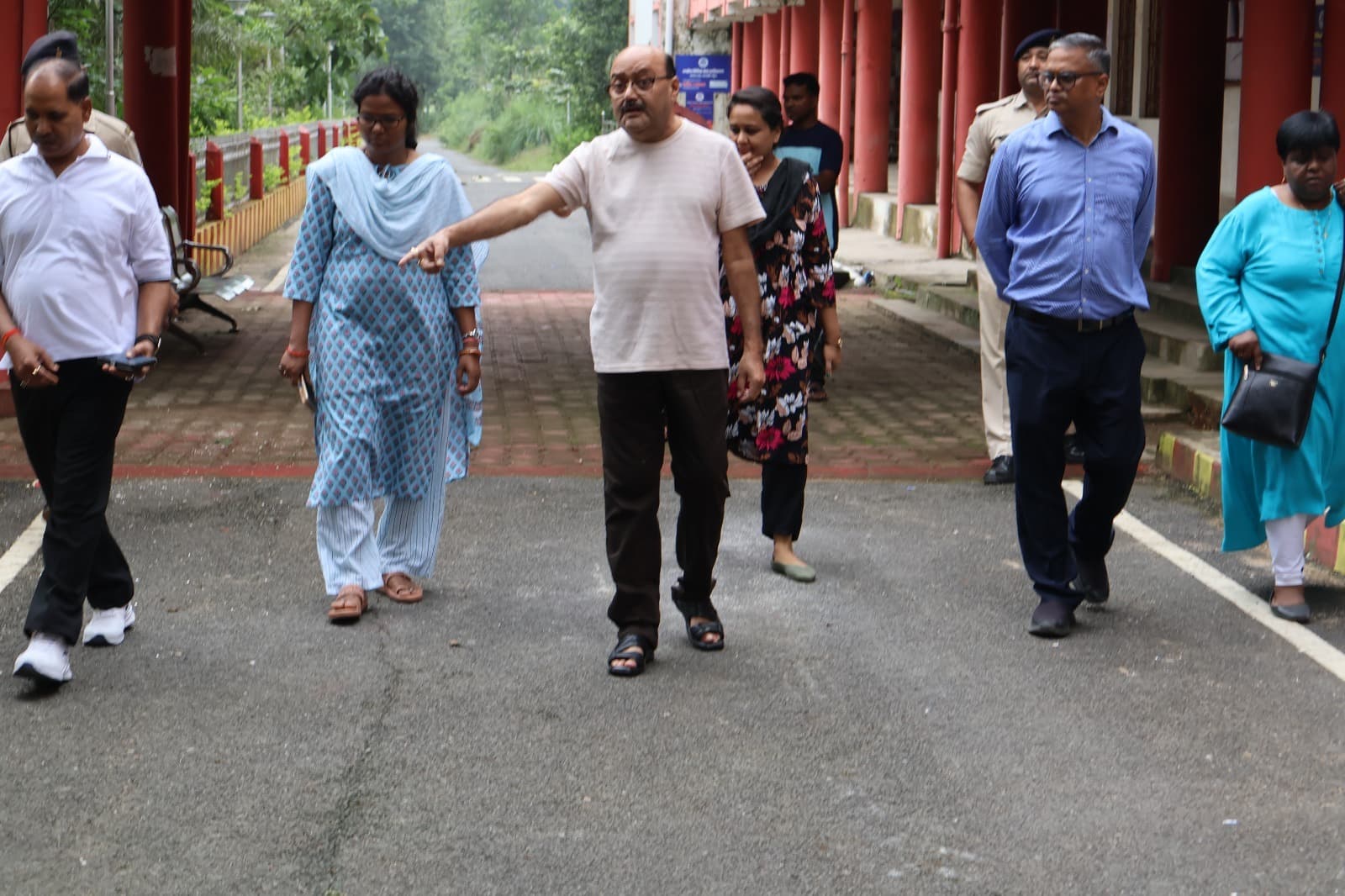 कोर्ट परिसर में चला स्वच्छता अभियान