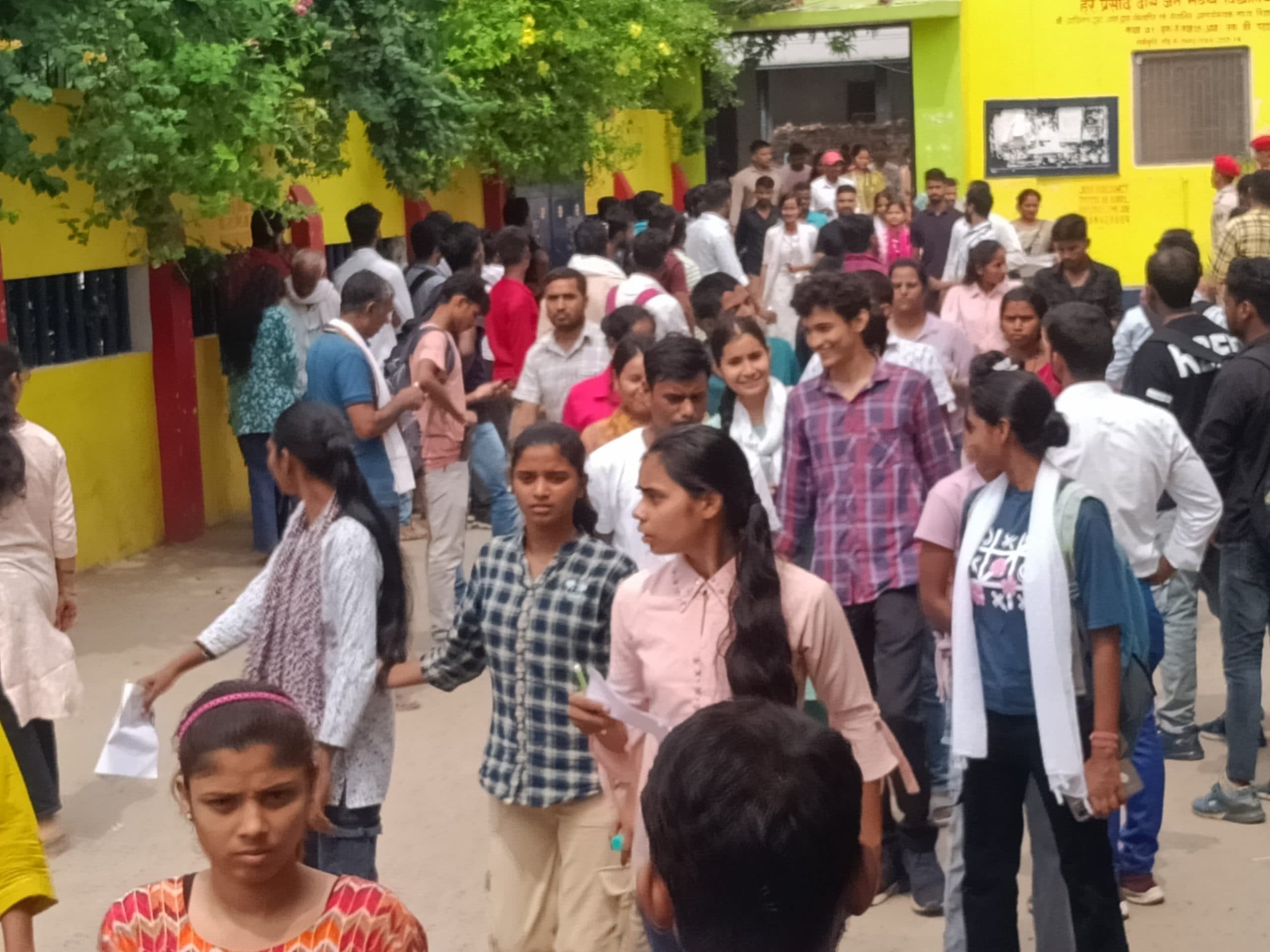 शांतिपूर्ण माहौल में ली गयी सिपाही भर्ती की लिखित परीक्षा