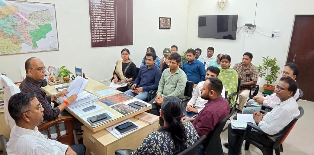 राजस्व विभाग आपको सेवा एवं सुविधा के लिए पहुंच रहे आपके द्वार