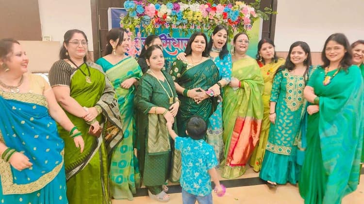 Ranchi News : सावन सिंधारा में लायंस सदस्यों ने की मस्ती