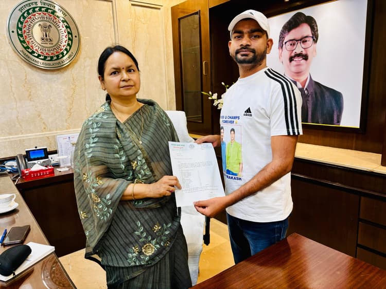 Bokaro News : विधायक ने की रिक्त पदों को भरने की मांग