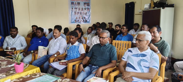 Chaibasa News : मंत्री दीपक बिरुवा बने मुख्य संरक्षक