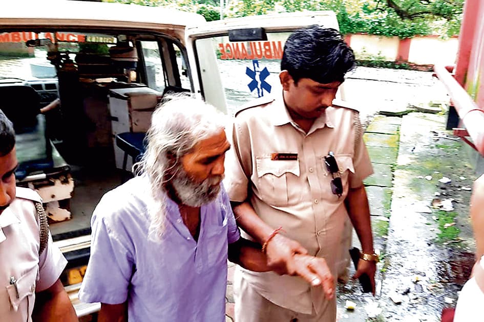 नदिया : साधु के वेश में रह रहा था बांग्लादेश का गैंगस्टर, अरेस्ट