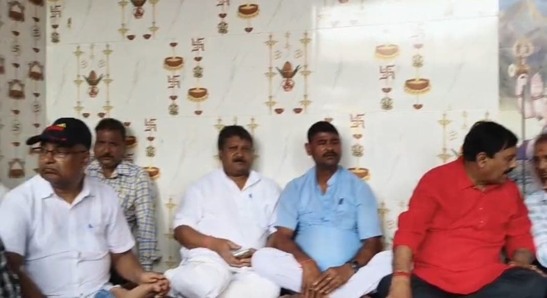 Motihari: शहर के बलुआ दुर्गा पूजा समिति की हुई तैयारी बैठक