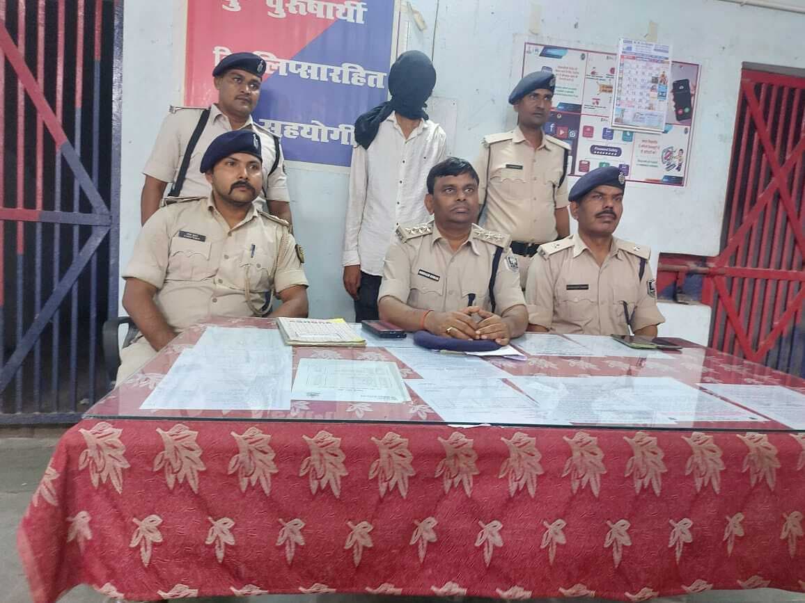 5.78 लाख की लूट मामले का मुख्य आरोपी मधेपुरा से गिरफ्तार