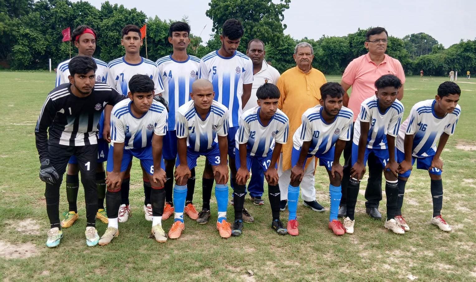 पहले मैच में चक दे व दूसरे मैच में किसान क्लब बरदह विजयी