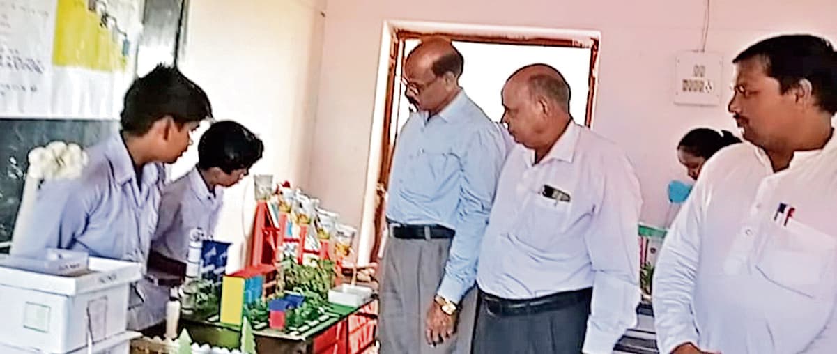 Chaibasa News : वैज्ञानिक बन पर्यावरण की रक्षा करें विद्यार्थी : रामाकांत