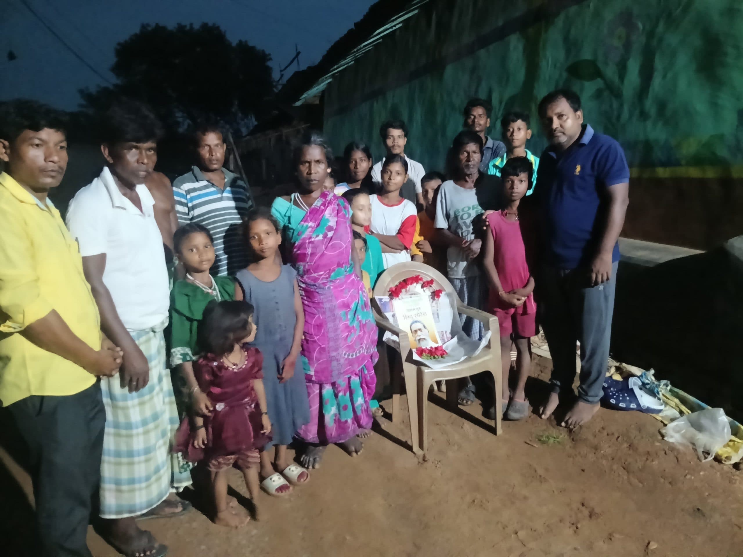 जोग मांझी और मांझी परगना ने शिबू सोरेन को दी श्रद्धांजलि