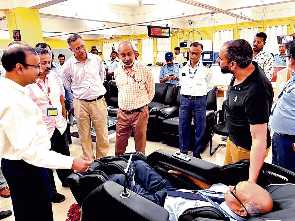 मेट्रो की पहल : अब मोटरमैन ड्यूटी के दौरान बॉडी मसाज चेयर पर भी कर सकेंगे आराम