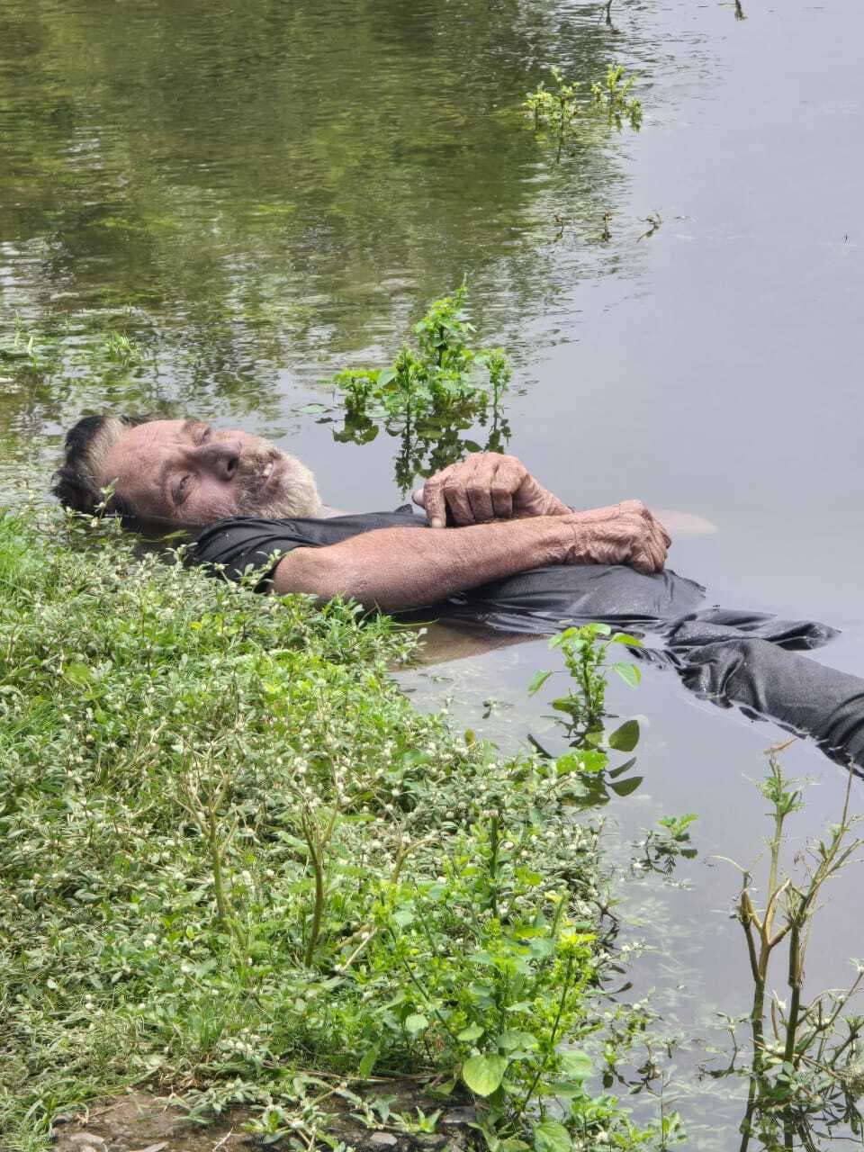 Sahibganj News: हरिपुर में बाढ़ के पानी में मिला व्यक्ति का शव