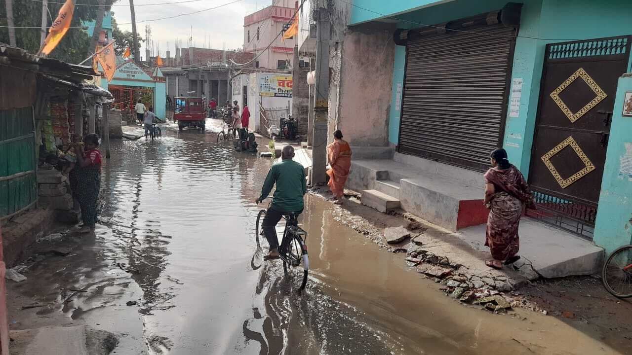 सामान्य से कम बारिश के बावजूद शहरी क्षेत्र में जलजमाव की गंभीर है समस्या