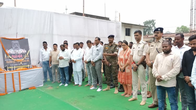तोरपा में दिशोम गुरु को श्रद्धांजलि देने उमड़ी भीड़
