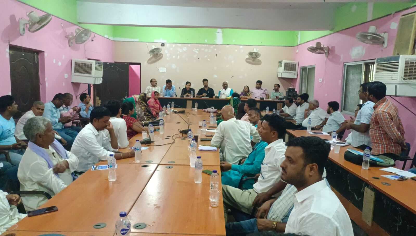 Samastipur News:बैठक में छाया रहा जलजमाव, नल-जल व बिजली की समस्या