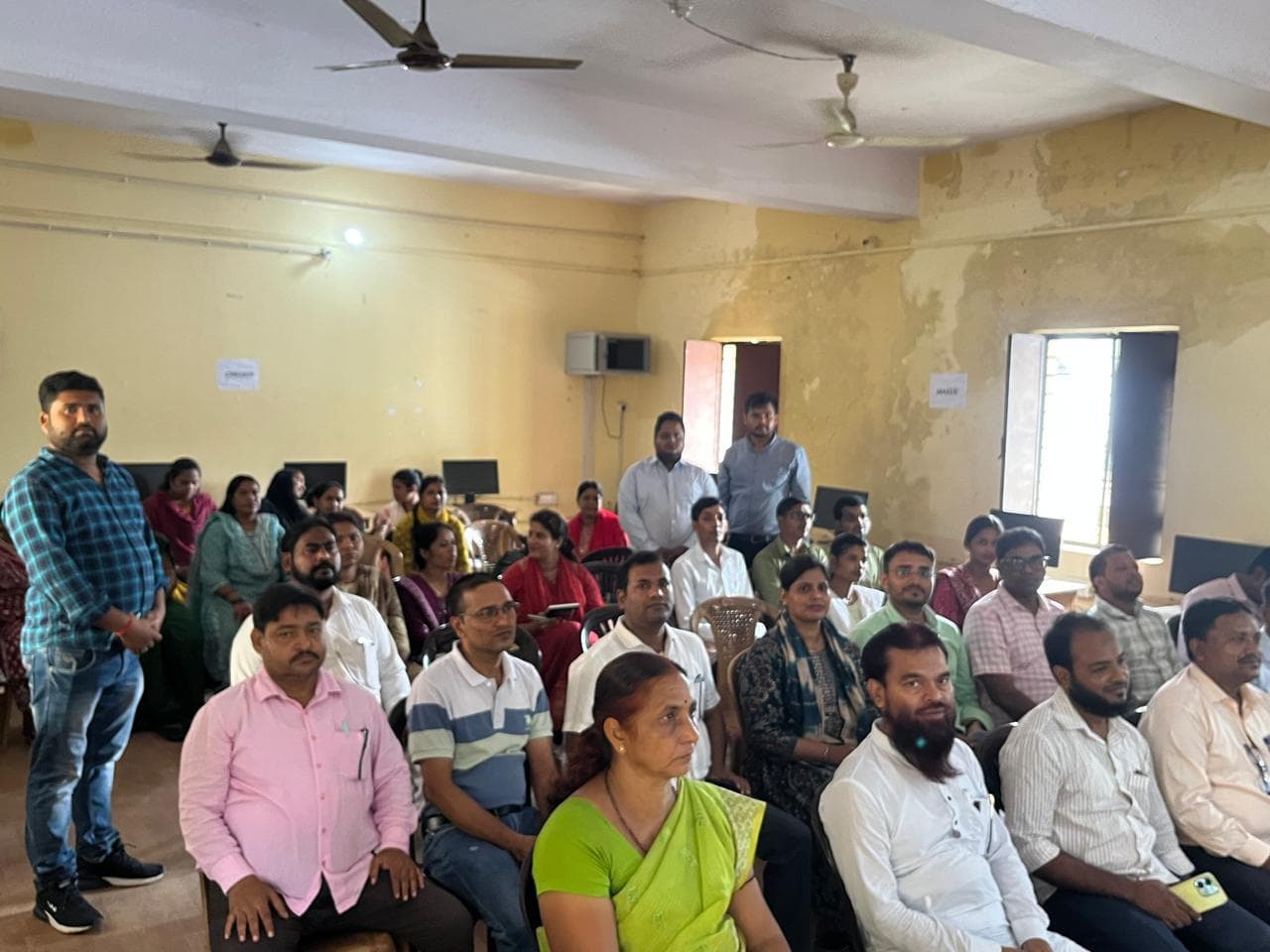 आइसीटी लैब की तकनीक से अवगत हुए शिक्षक