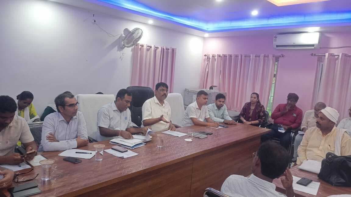 Madhubani News : डीडीसी ने मतदाता सूची पुनरीक्षण के लिए की बैठक