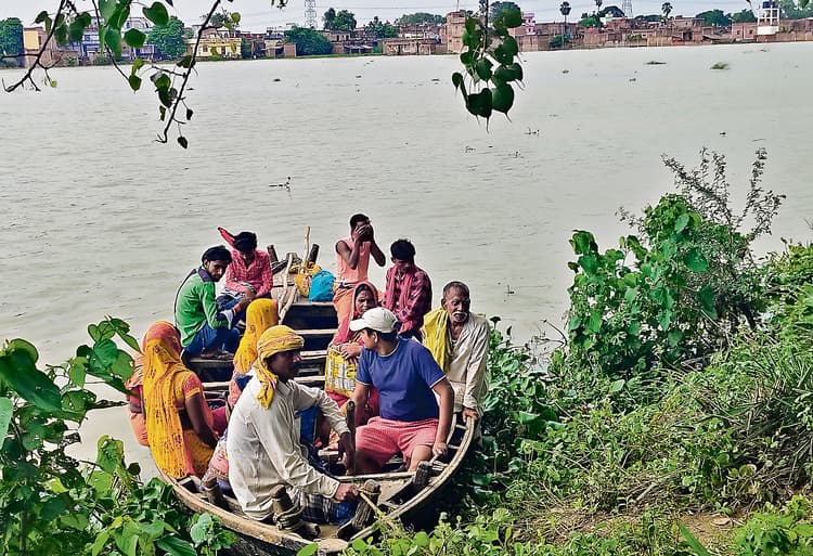 Ara News : ज्ञानपुर टापू में तब्दील, दो हजार से अधिक की आबादी प्रभावित