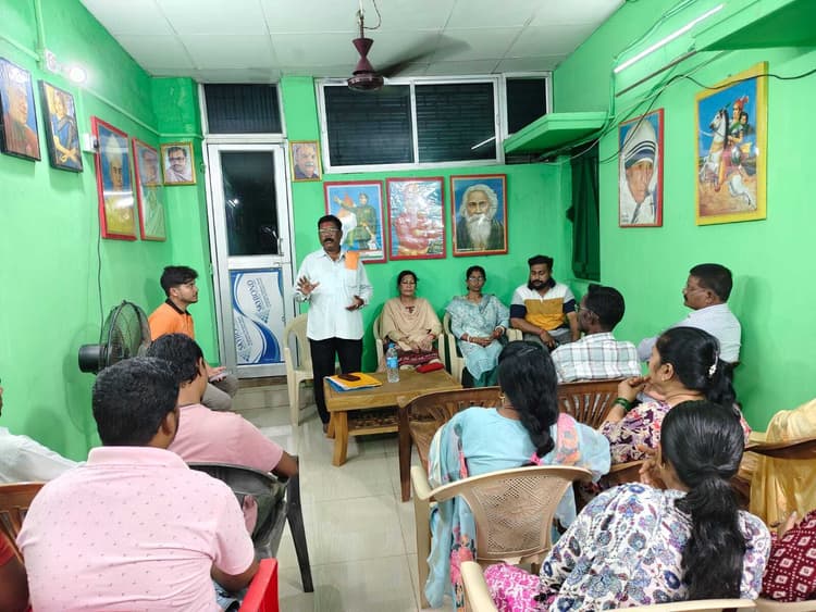 Chaibasa News : सेल क्वार्टरों में घुस रहा नाली का पानी, बीमारी फैलने का खतरा
