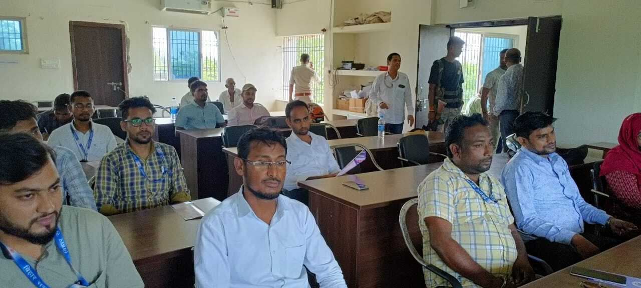 चलंत लोक अदालत में बिजली विभाग के दो मामले निबटाये गये