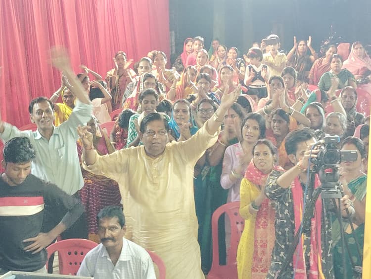 नियमित रूप से नवग्रहों के मंत्रों का करें जाप : कथावाचक