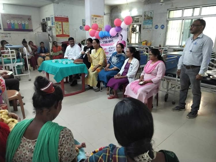 Chaibasa News : कुपोषण से बचाता है मां का दुध : सीएस