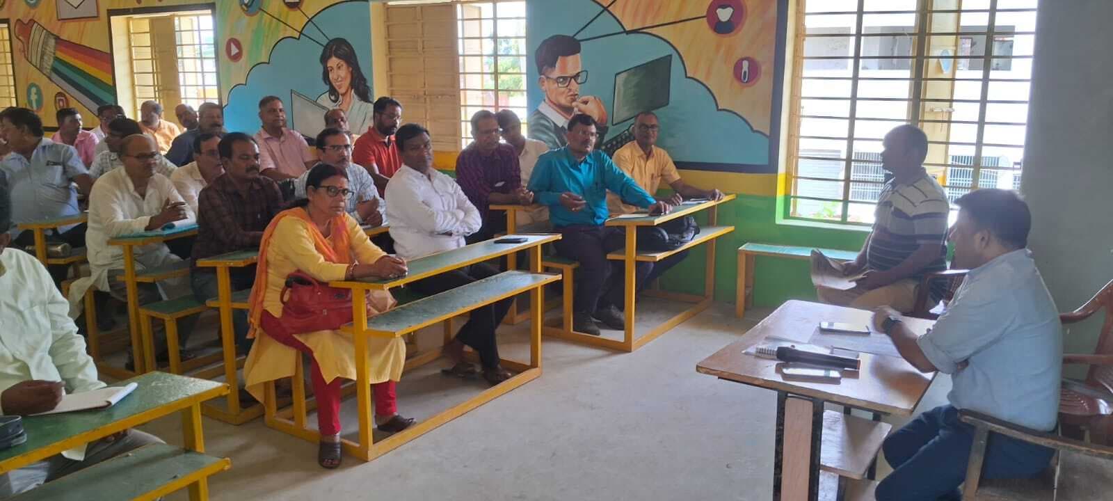 विद्यालय में शिक्षण का माहौल बनाना शिक्षकों का दायित्व