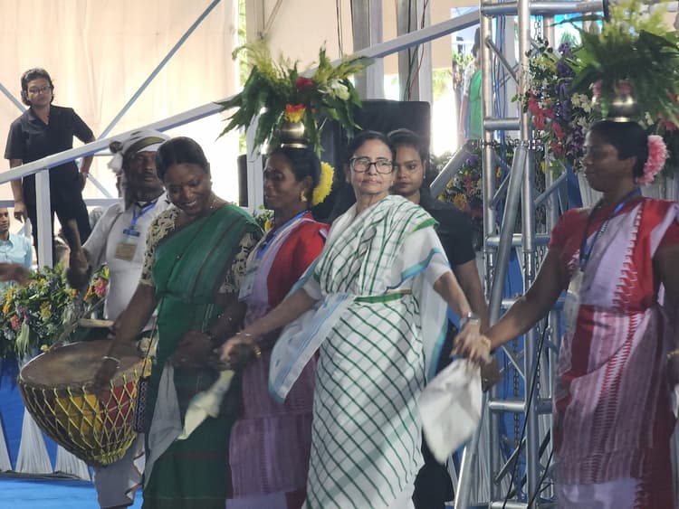 East Singhbhum News : वोटर लिस्ट में षड्यंत्र और बांग्ला भाषा का अपमान बर्दाश्त नहीं करेंगे : ममता बनर्जी