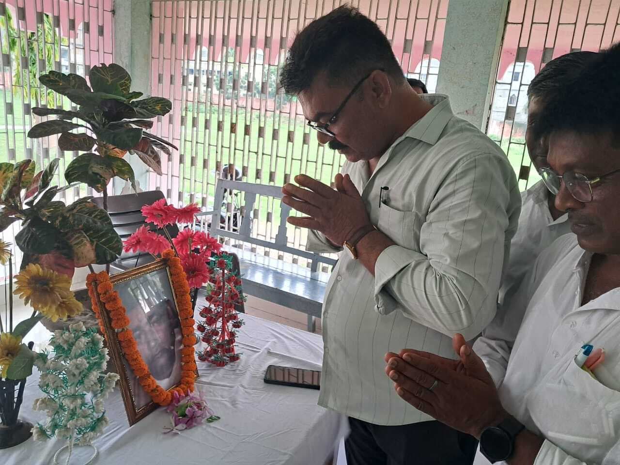 Samastipur News:शोकसभा आयोजित कर दी गई श्रद्धांजलि