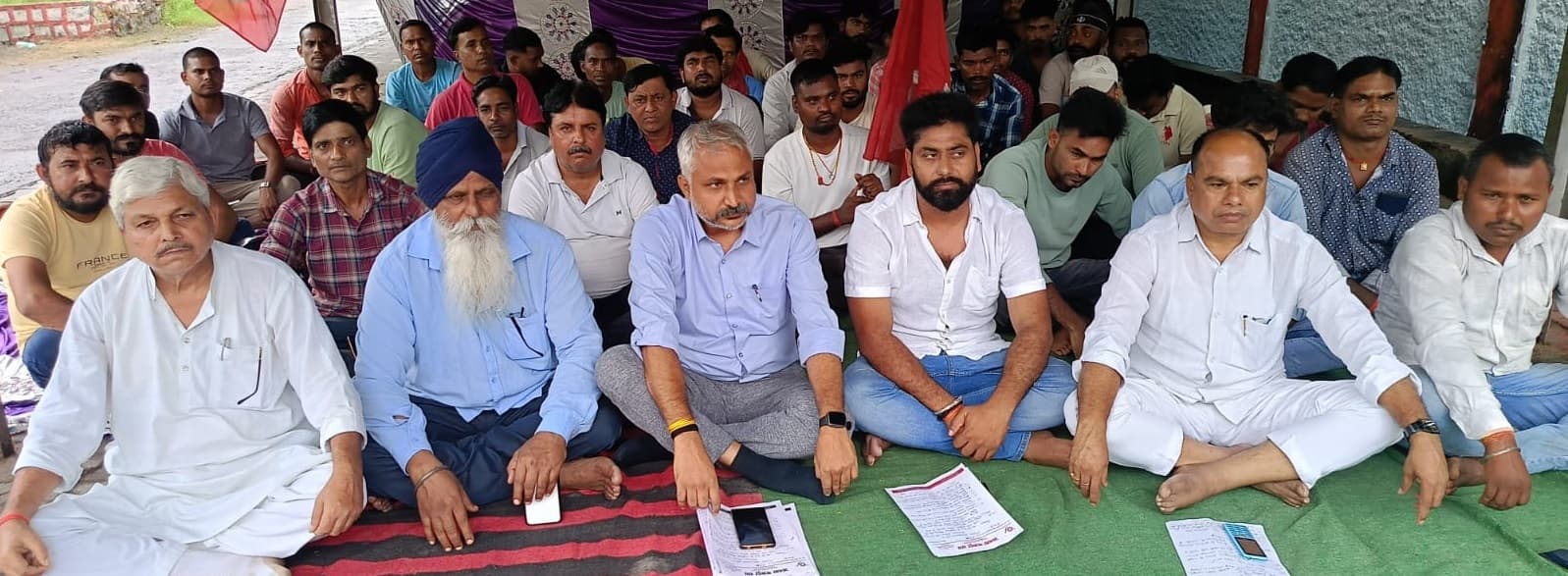 चालकों की हड़ताल से अफसर निजी कार से आये ऑफिस