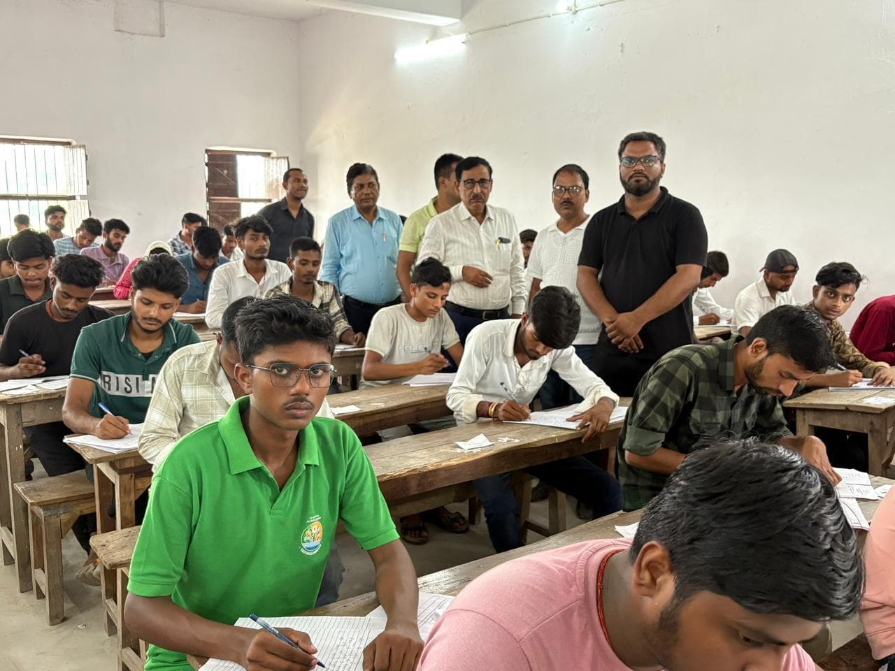 स्नातक द्वितीय सेमेस्टर परीक्षा हुई शांतिपूर्ण