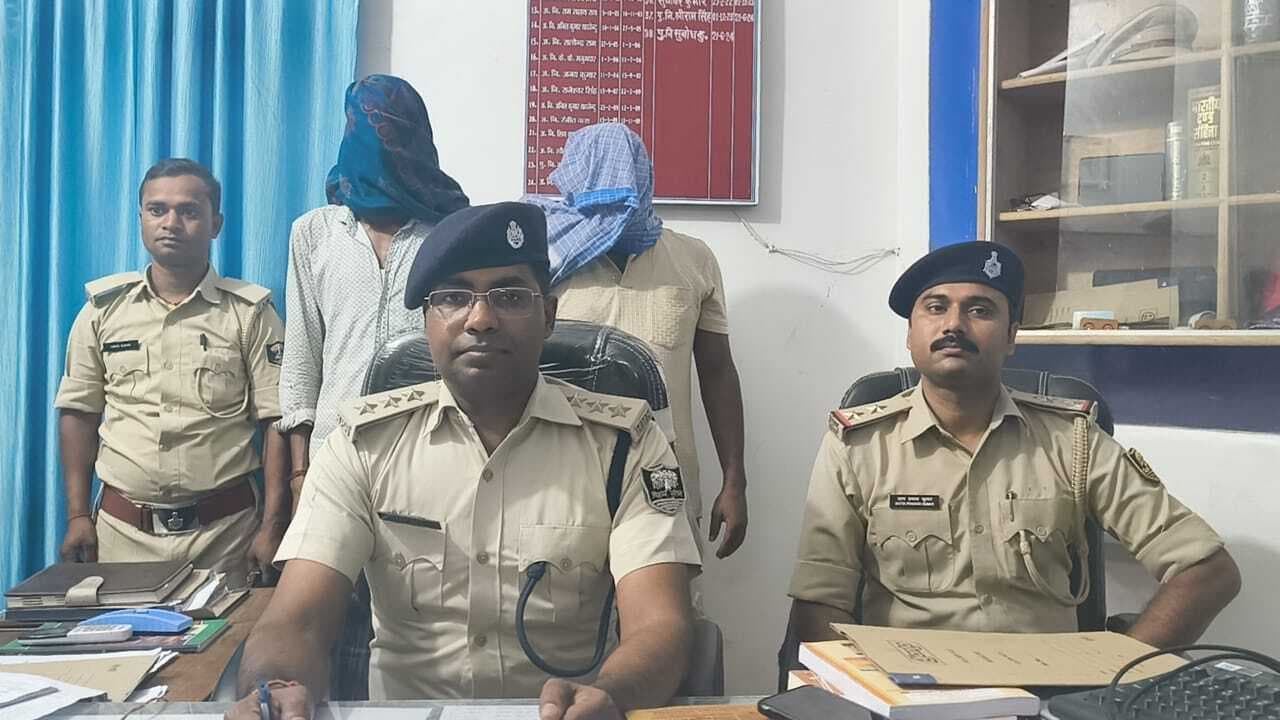 5.75 लाख के कोडिन युक्त कफ सिरफ के साथ दो तस्कर गिरफ्तार