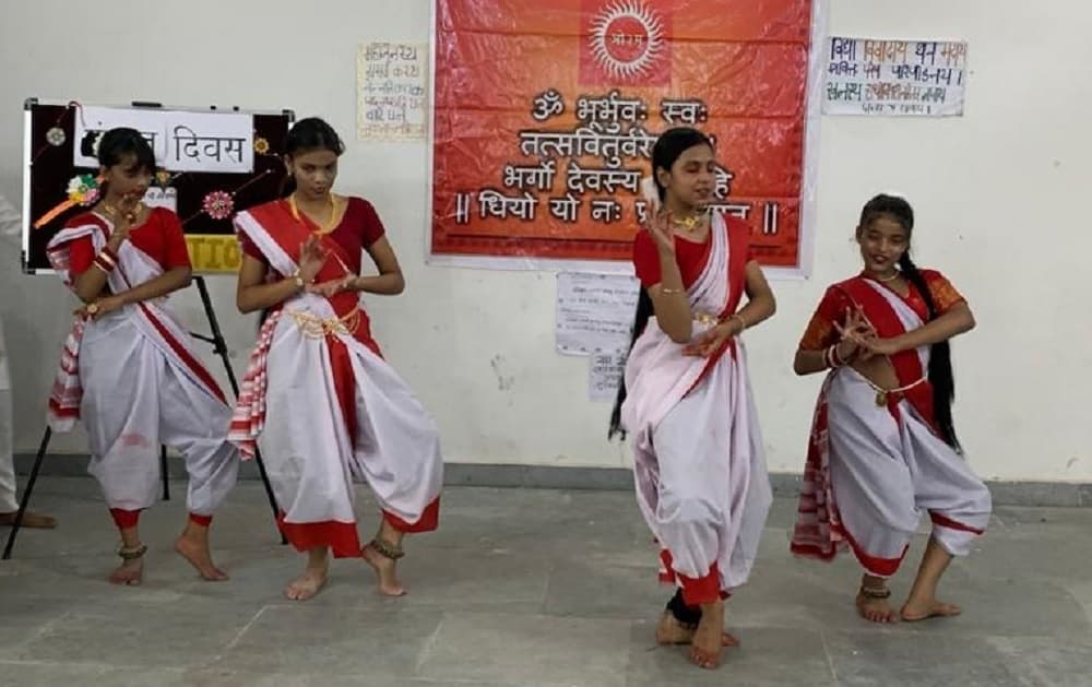 संस्कृति व सभ्यता को सिखाती है संस्कृत