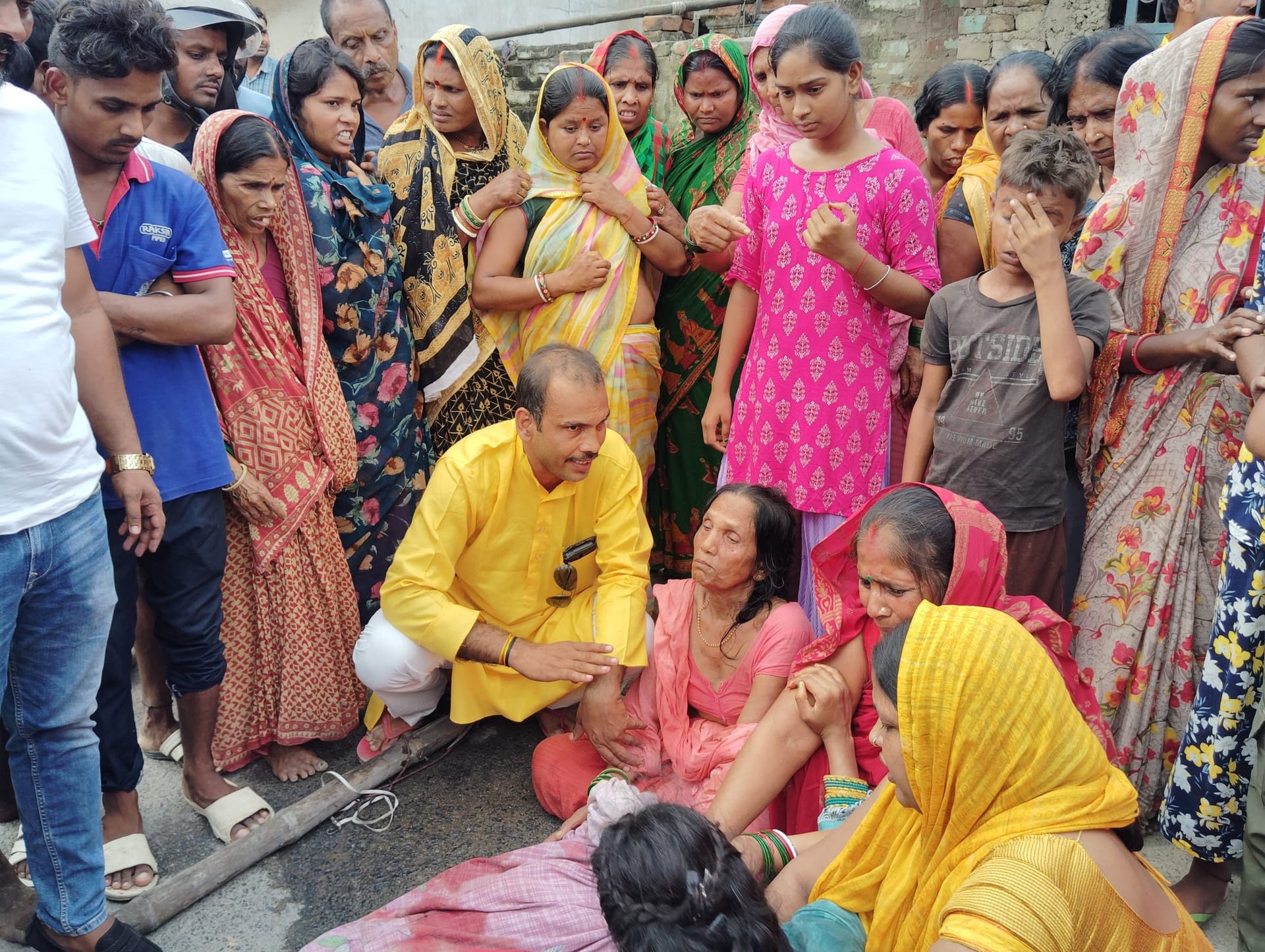 hajipur news. अज्ञात वाहन की चपेट में आने से बच्चे की मौत