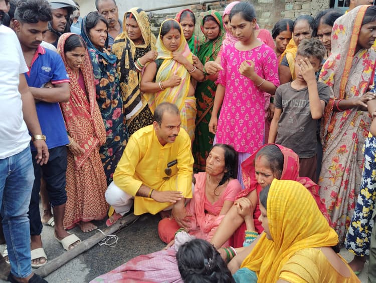 hajipur news. अज्ञात वाहन की चपेट में आने से बच्चे की मौत