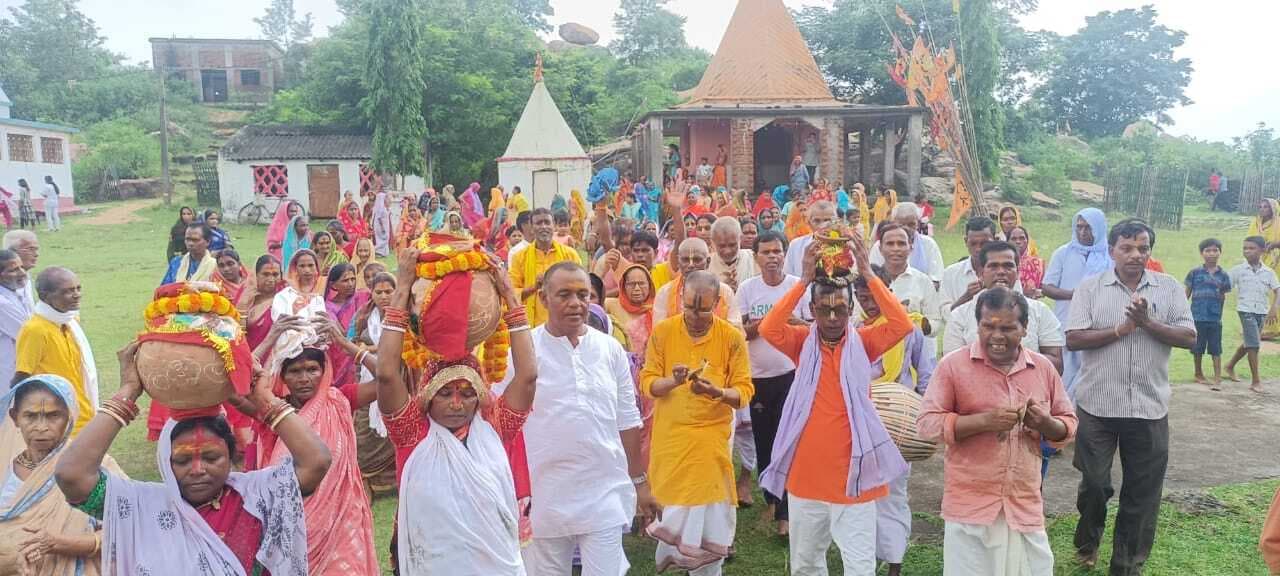 गिरिधारी मंदिर में मना भगवान श्रीकृष्ण के खीर चोरी महोत्सव