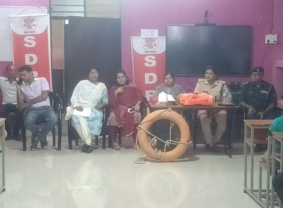 बच्चों को आपदा से बचाव की दी जानकारी