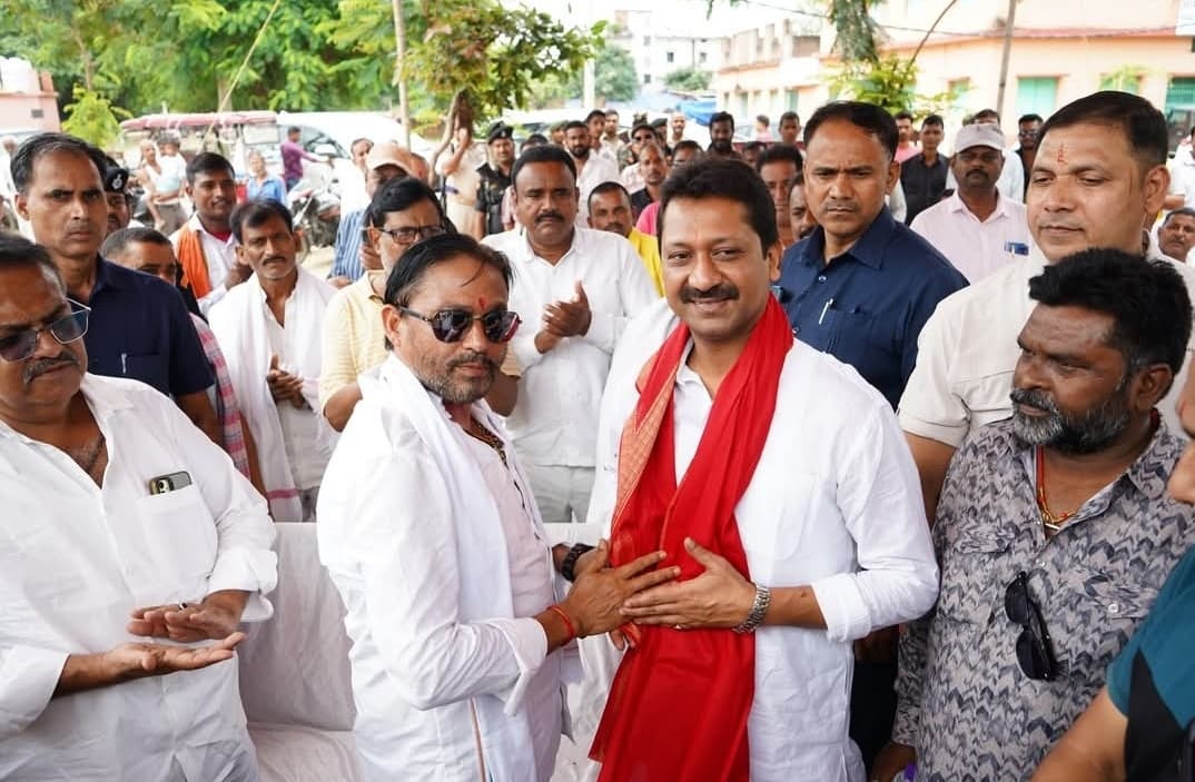 मंत्री सुमित ने स्व शिवनंदन यादव को दी श्रद्धांजलि