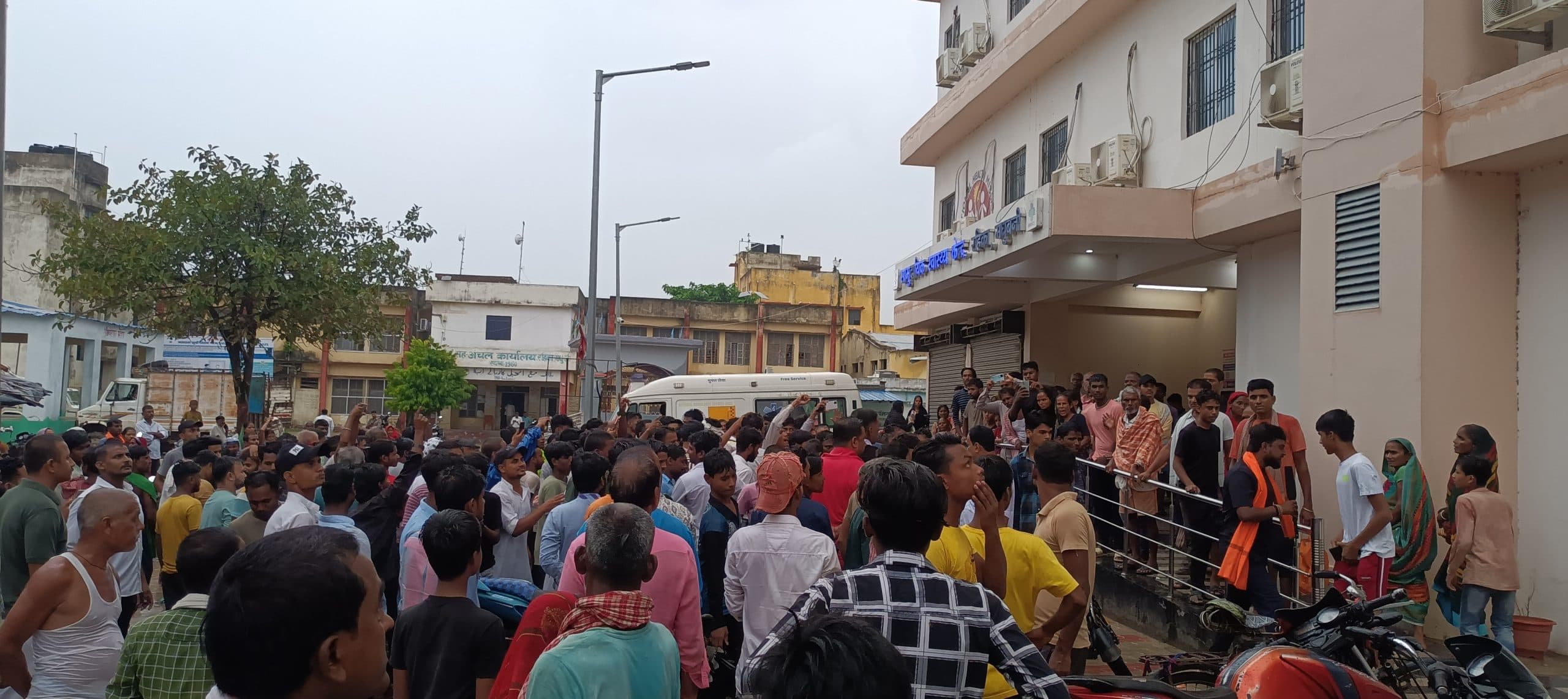 Madhubani News : नदी में नहाने के दौरान डूबने से तीन बच्चियों की मौत