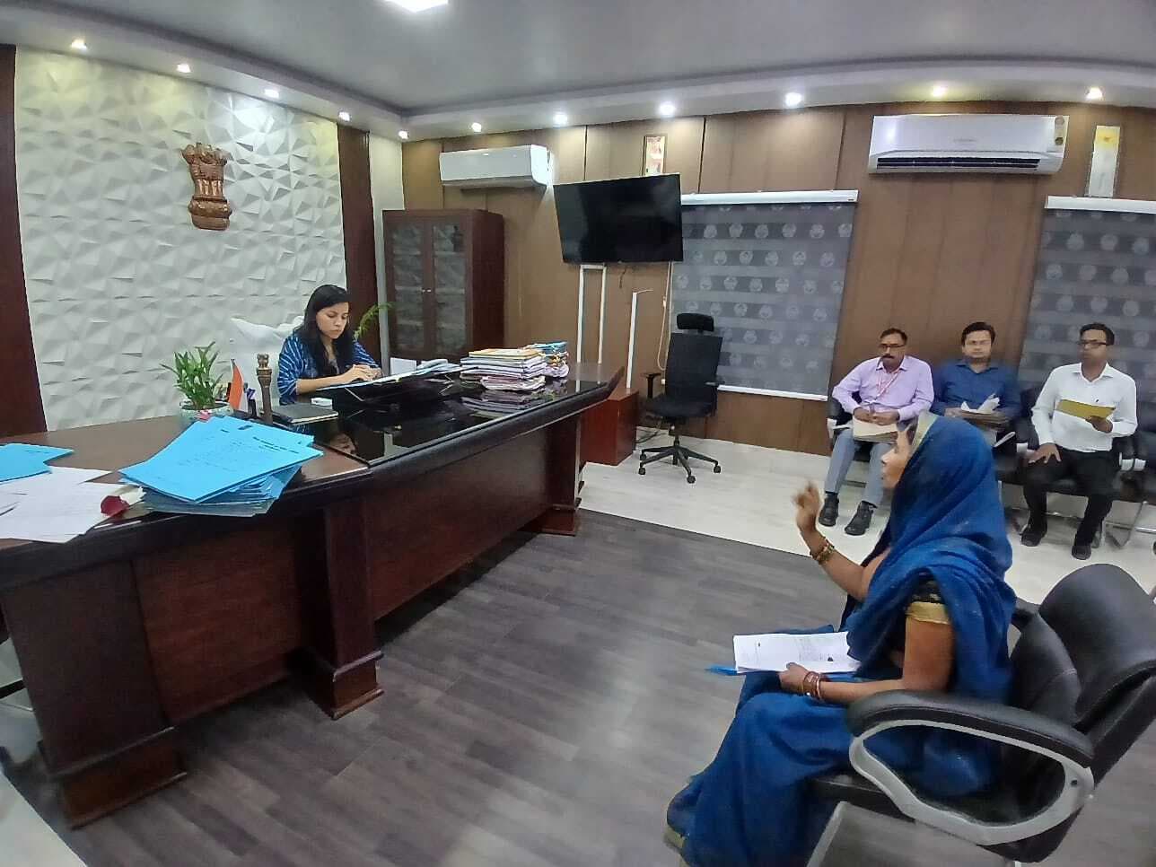 लोक शिकायत निवारण में 21 मामलों का हुआ निबटारा