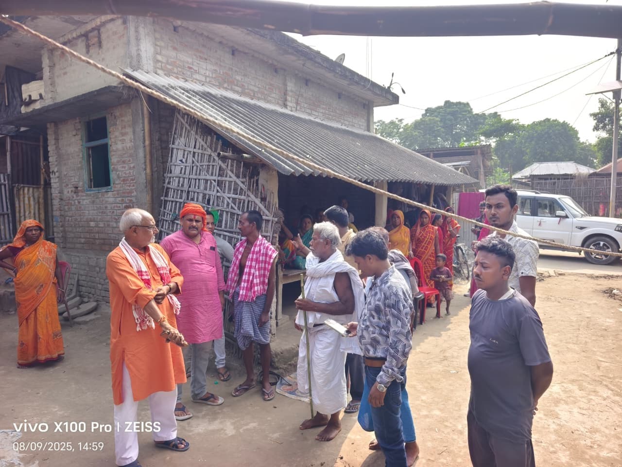 पीड़ित परिजनों से मुलाकात कर भाजपा नेता ने ढांढस बंधाया