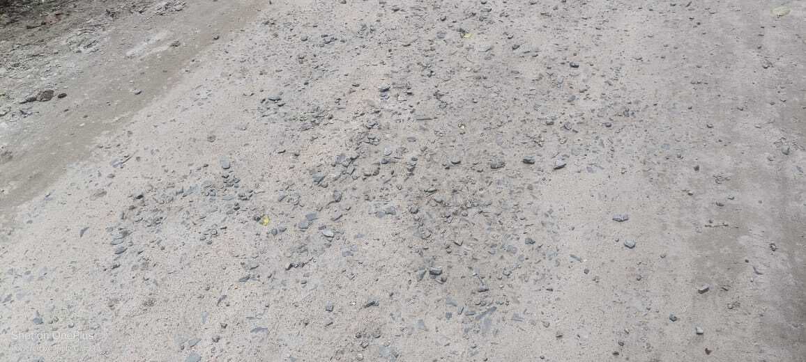 पीसीसी सड़क बनने के कुछ महीनें में टूटी