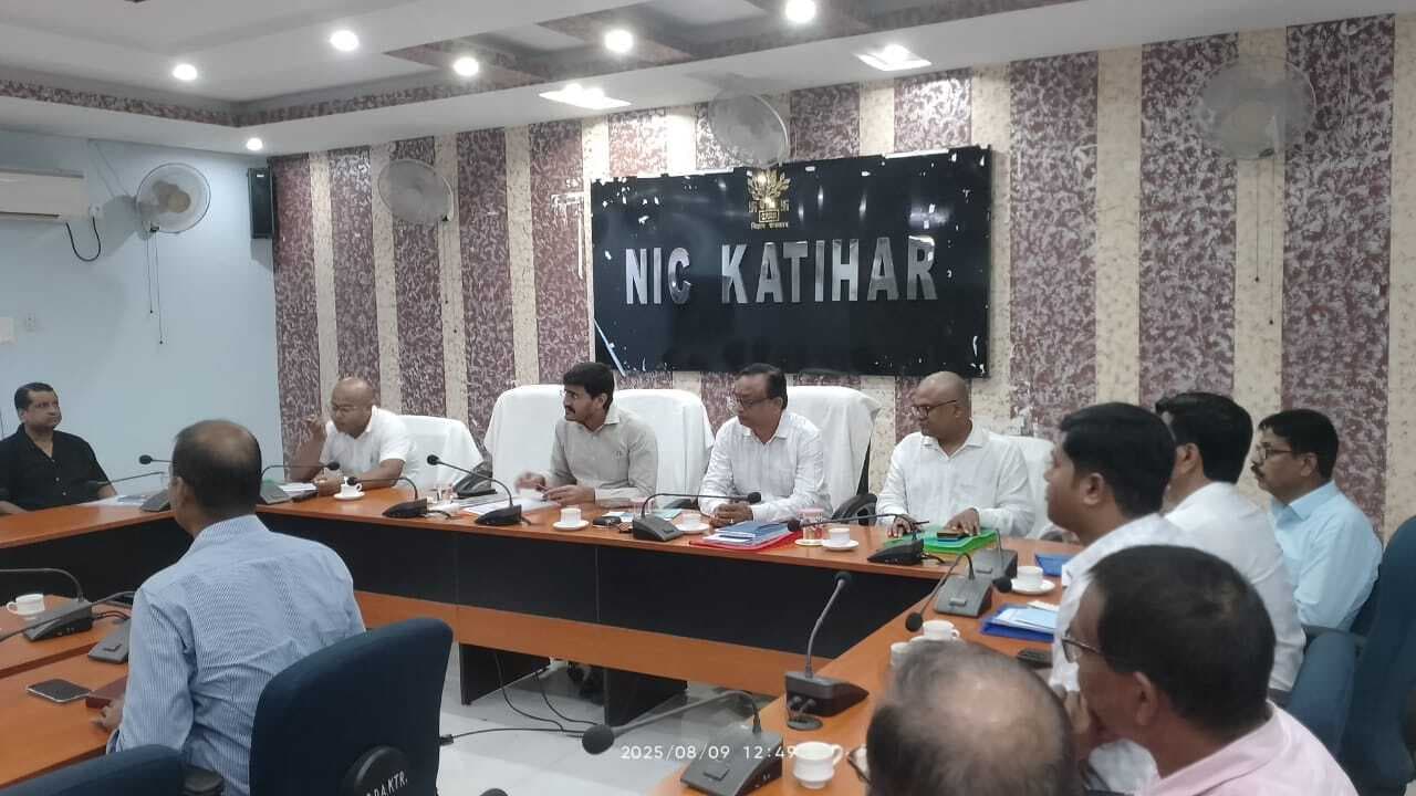 अनियमितता पायी जाने पर तत्काल कार्रवाई करने का डीएम ने दिया निर्देश