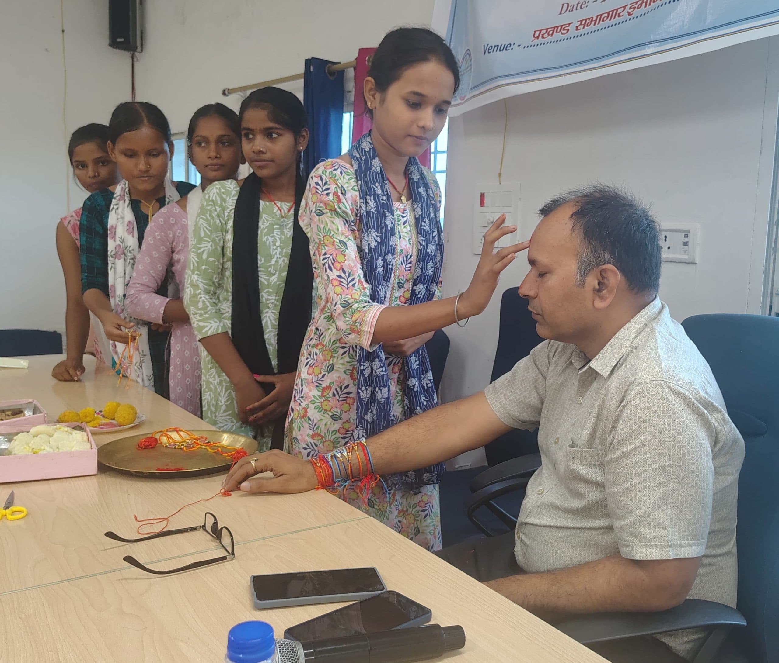 रक्षाबंधन पर भाई-बहन के अटूट बंधन का संदेश