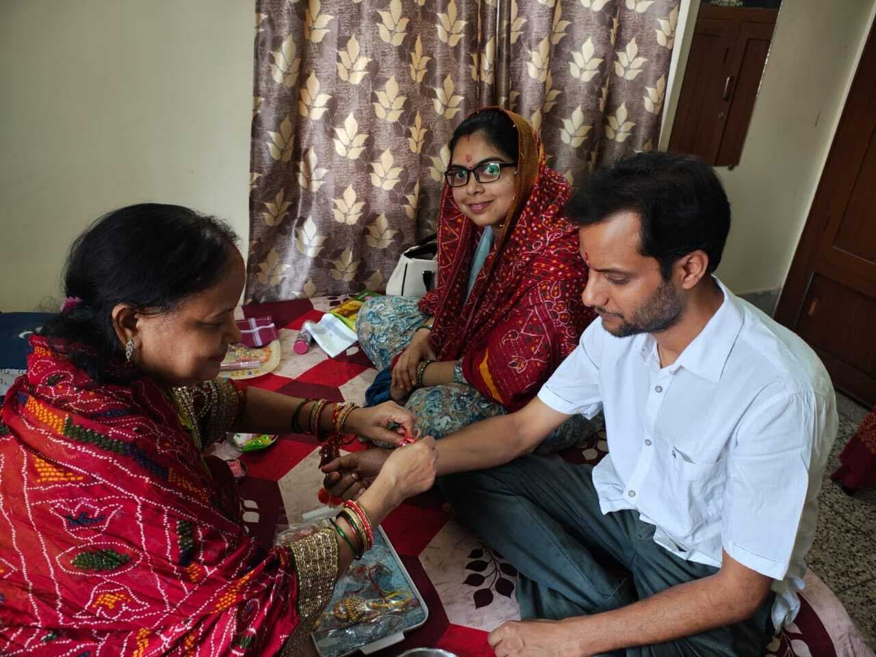 हर्षोल्लास के साथ मनाया गया भाई-बहन का पर्व रक्षाबंधन