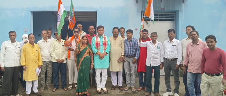 Bokaro News : अपने घरों पर फहराएं तिरंगा : लक्ष्मण