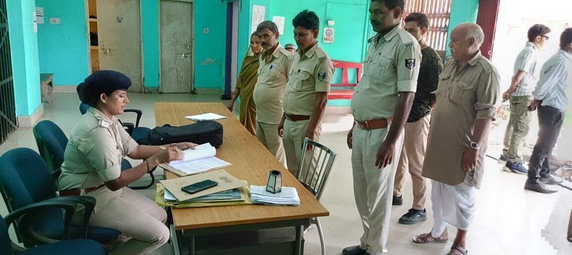 अपराध पर पैनी नजर रखें व सूचना तुरंत थाना तक पहुंचाएं चौकीदार