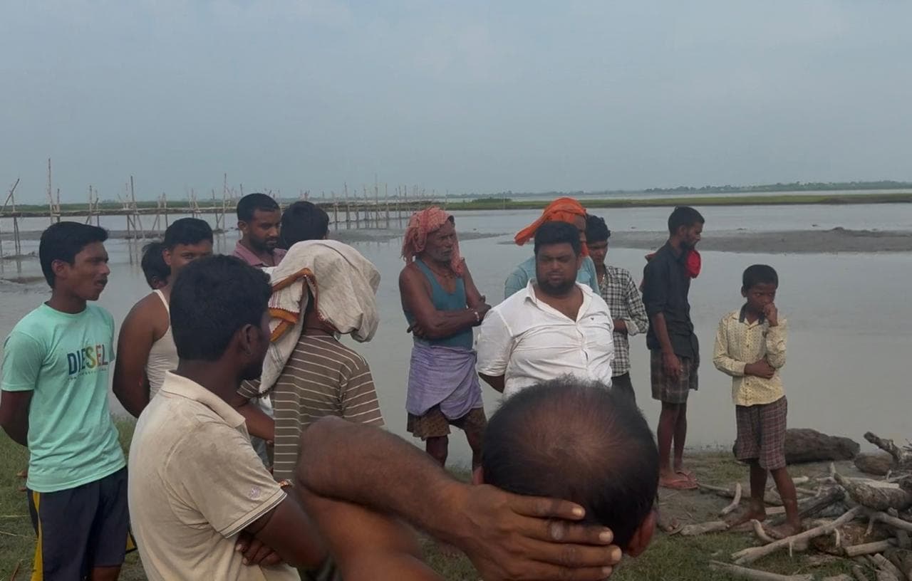 कोसी की लहरों में समाया मासूम सुमित