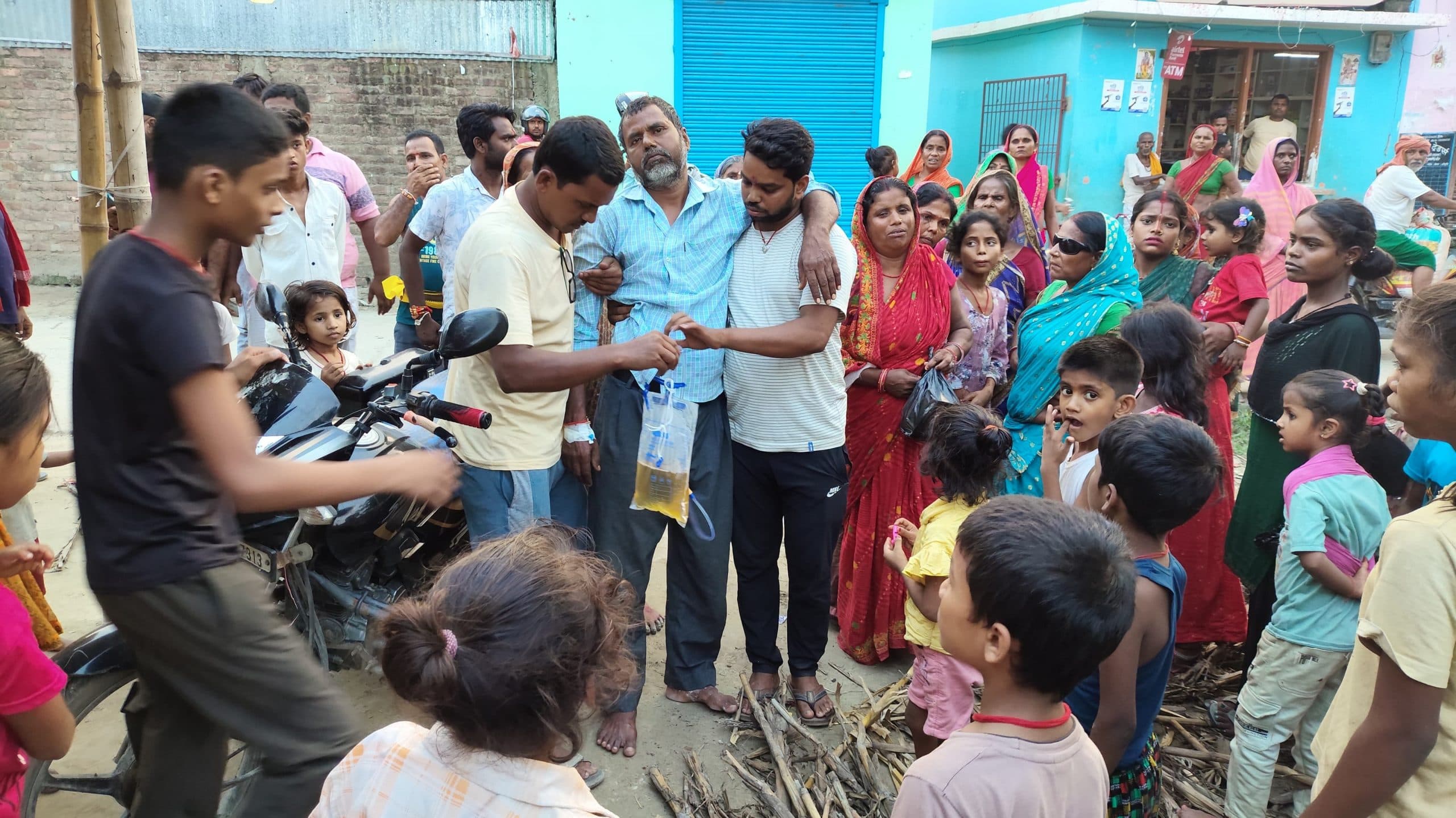 ऑटो ने ई रिक्शा में मारी ठोकर, तीन जख्मी