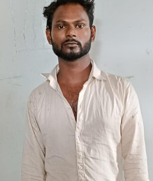 मदनपुर गांव से पुलिस ने एनबीडब्ल्यू वारंटी को किया गिरफ्तार