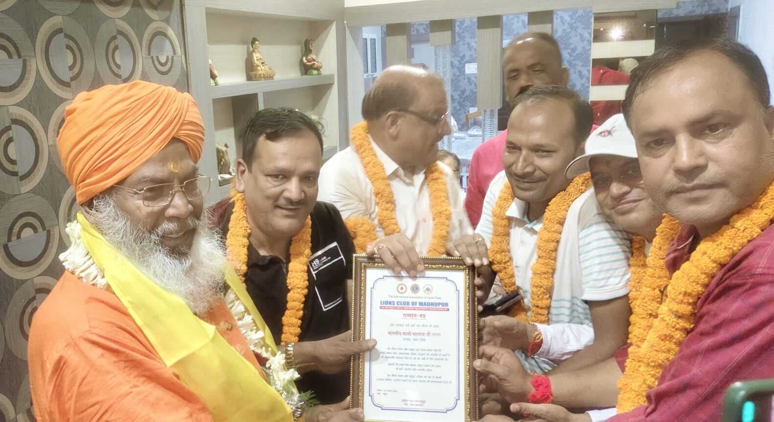 लायंस क्लब ने सांसद साक्षी महाराज काे किया सम्मानित